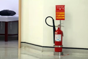 Suporte de piso para extintor de incêndio